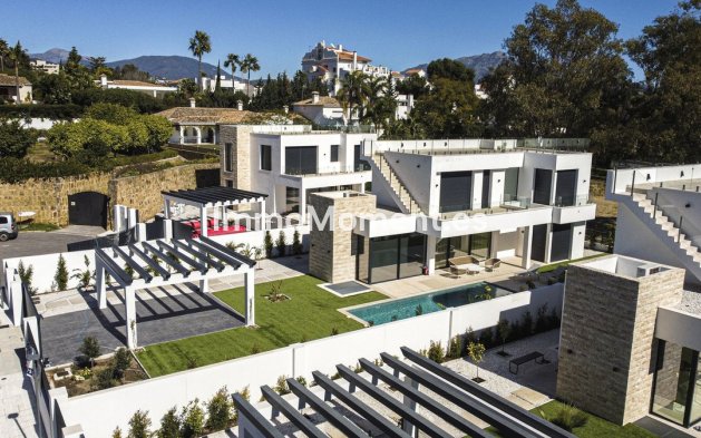 Bestaande woning - Villa - Estepona  - Atalaya