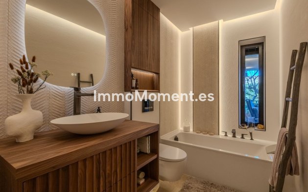 Wiederverkauf - Villa - Marbella - Nueva Andalucía