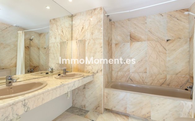 Bestaande woning - Geschakelde woning - Marbella - Nueva Andalucía