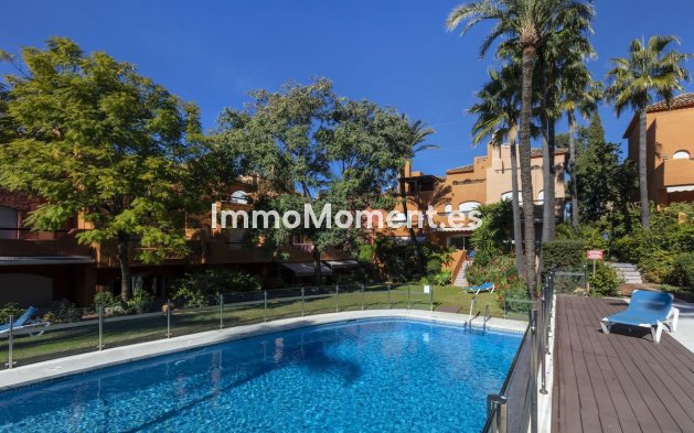 Bestaande woning - Geschakelde woning - Marbella - Nueva Andalucía