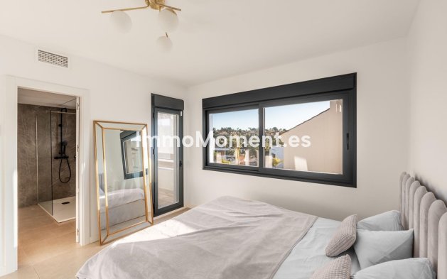 Resale - Townhouse - El Paraiso - New Golden Mile