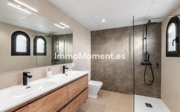 Resale - Townhouse - El Paraiso - New Golden Mile