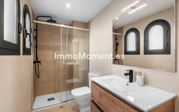 Resale - Townhouse - El Paraiso - New Golden Mile