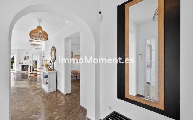 Reventa - Villa - Marbella - Elviria