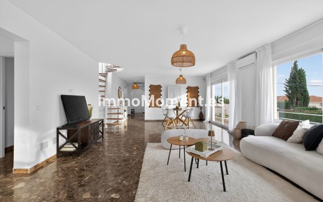 Reventa - Villa - Marbella - Elviria