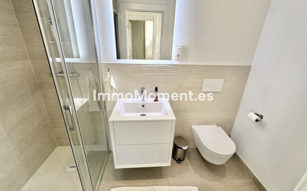 Resale - Apartment - Fuengirola - Carvajal