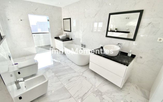 Revente - Villa - Benalmadena - Benalmadena Pueblo