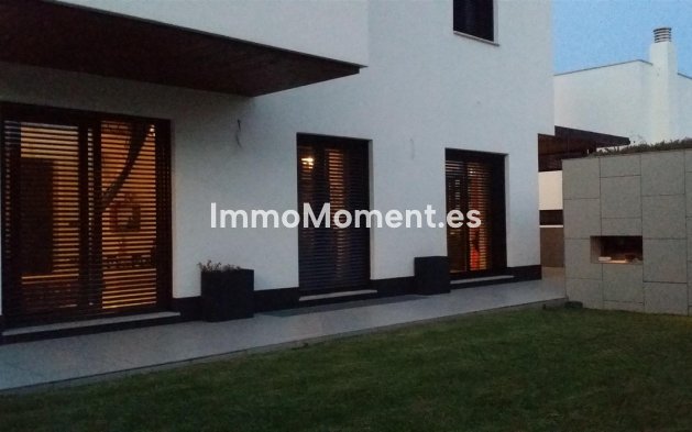Bestaande woning - Vrijstaande villa - Torremolinos