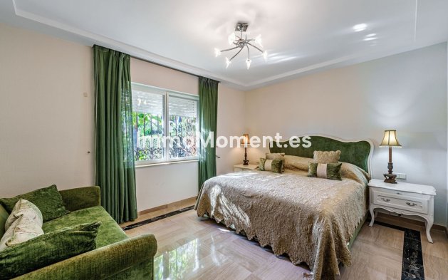 Resale - Villa - Estepona - Benamara