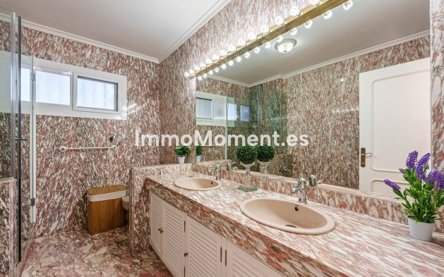 Resale - Villa - Estepona - Benamara