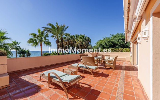 Resale - Villa - Estepona - Benamara