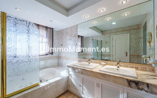 Resale - Villa - Estepona - Benamara