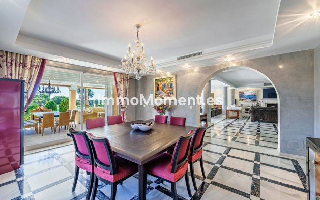 Resale - Villa - Estepona - Benamara