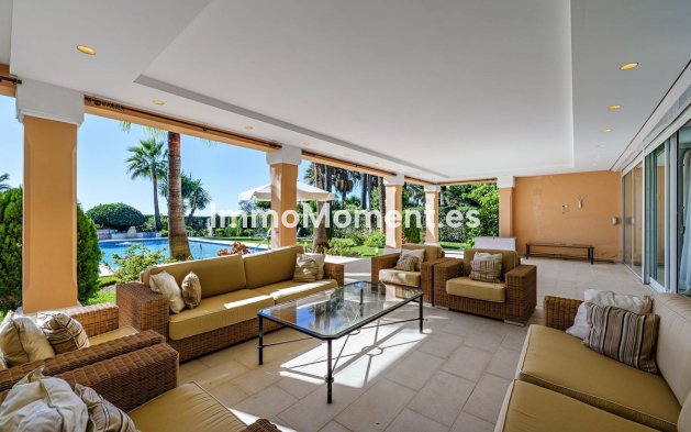 Resale - Villa - Estepona - Benamara