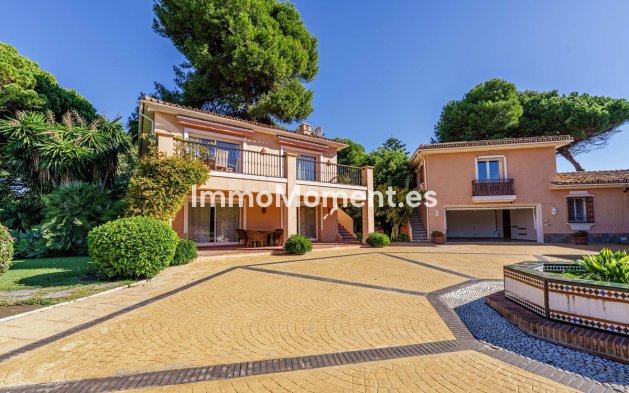 Resale - Villa - Estepona - Benamara