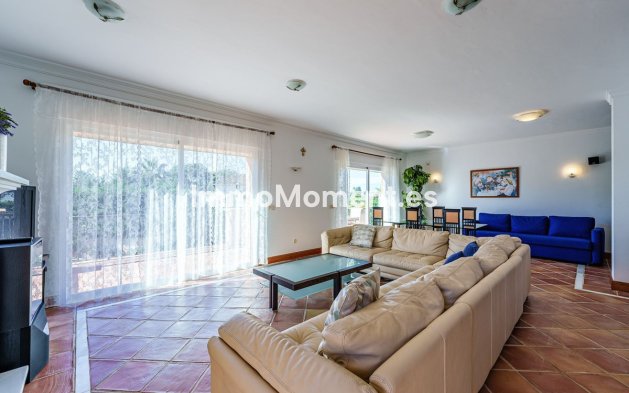 Resale - Villa - Estepona - Benamara