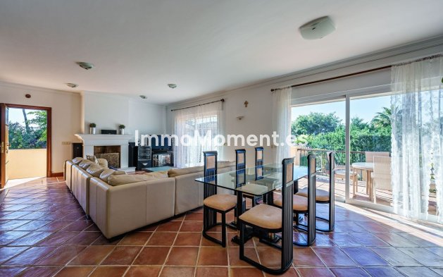 Resale - Villa - Estepona - Benamara