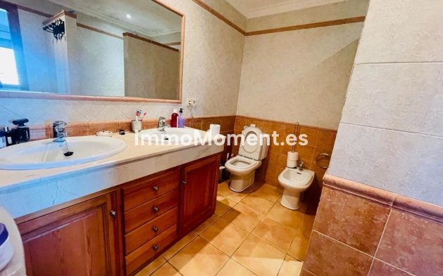 Resale - Villa - Estepona - Cancelada