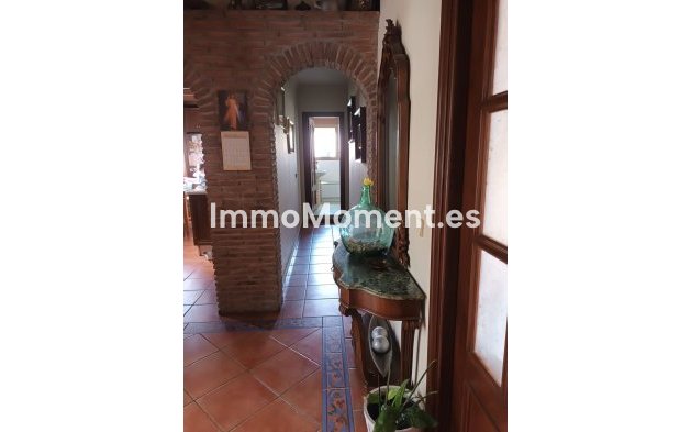 Resale - Villa - Estepona - Cancelada