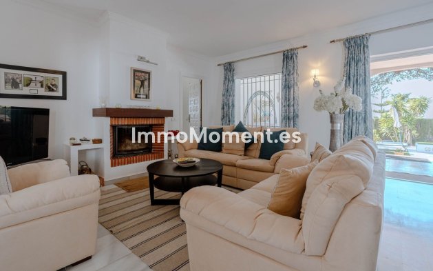 Resale - Villa - El Paraiso - New Golden Mile