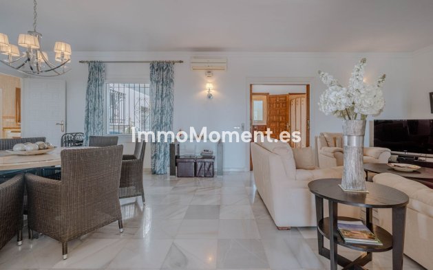 Resale - Villa - El Paraiso - New Golden Mile