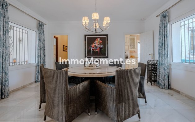 Resale - Villa - El Paraiso - New Golden Mile