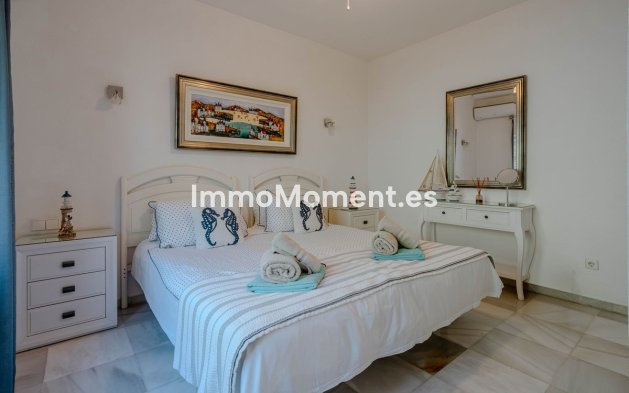 Resale - Villa - El Paraiso - New Golden Mile
