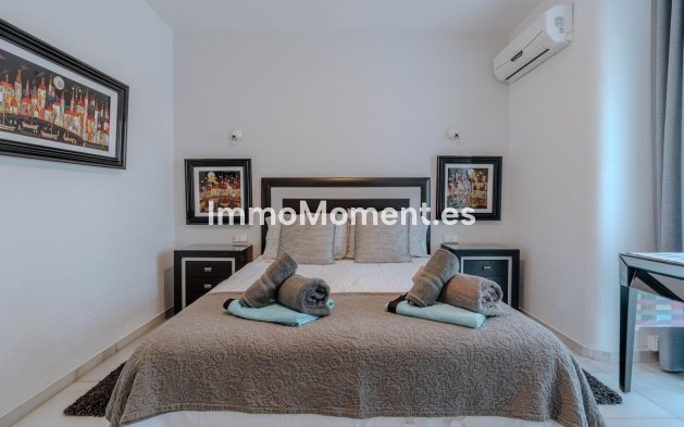 Resale - Villa - El Paraiso - New Golden Mile