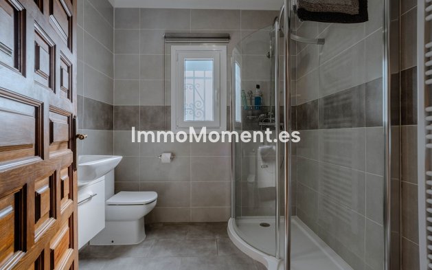 Resale - Villa - El Paraiso - New Golden Mile