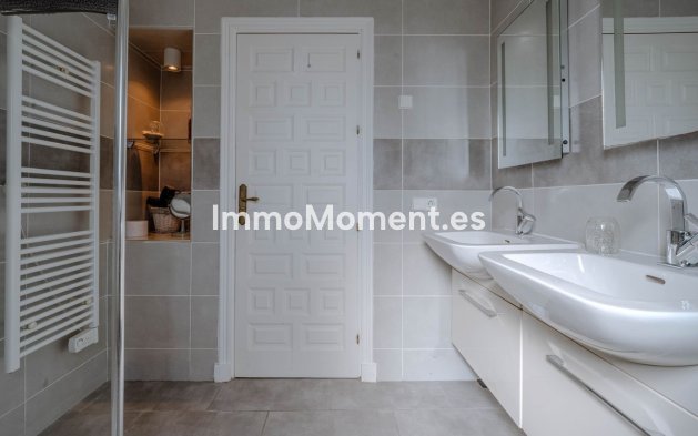 Resale - Villa - El Paraiso - New Golden Mile