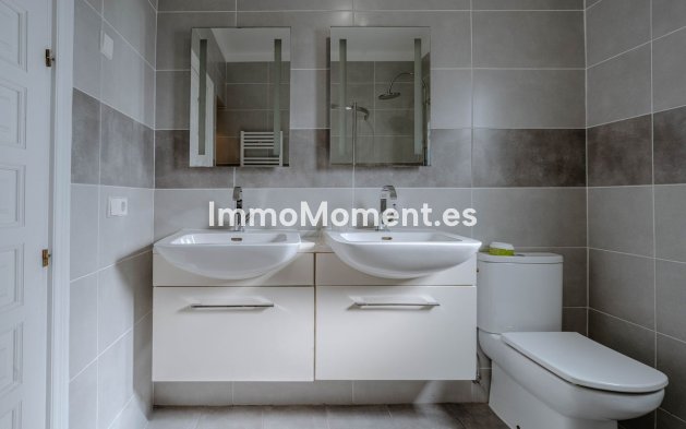 Resale - Villa - El Paraiso - New Golden Mile