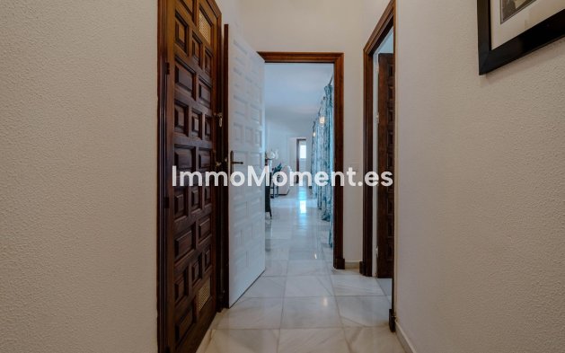Resale - Villa - El Paraiso - New Golden Mile