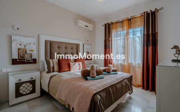 Resale - Villa - El Paraiso - New Golden Mile