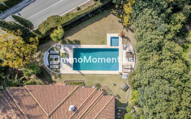 Resale - Villa - El Paraiso - New Golden Mile