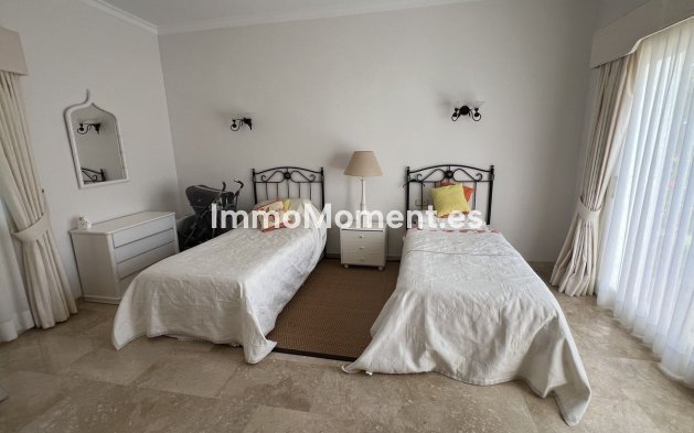 Resale - Townhouse - El Paraiso - New Golden Mile
