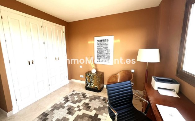 Resale - Apartment - El Paraiso - New Golden Mile