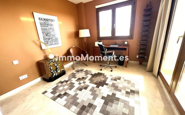 Resale - Apartment - El Paraiso - New Golden Mile