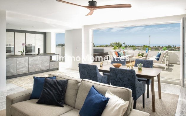 Resale - Apartment - Marbella - Puerto Banús