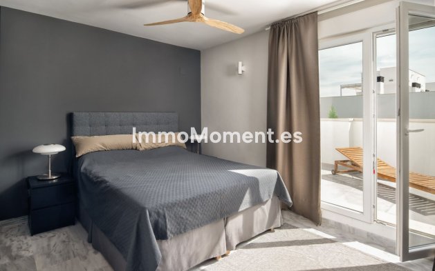 Resale - Apartment - Marbella - Puerto Banús