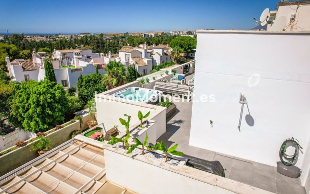 Resale - Apartment - Marbella - Puerto Banús