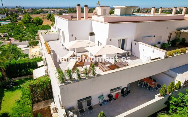 Resale - Apartment - Marbella - Puerto Banús