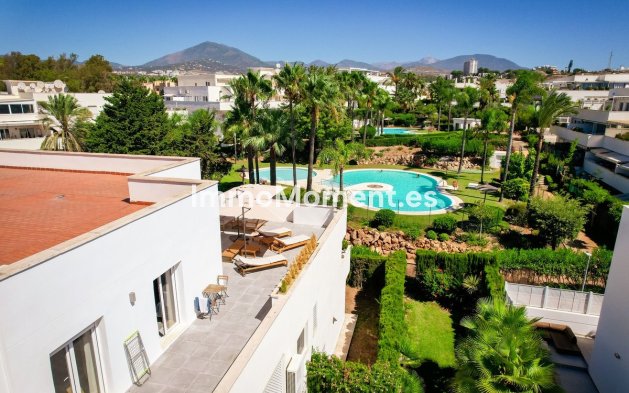 Resale - Apartment - Marbella - Puerto Banús