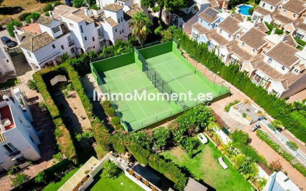 Resale - Apartment - Marbella - Puerto Banús