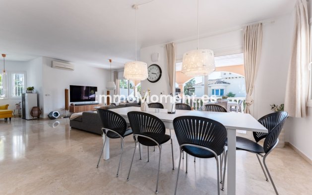 Resale - Villa - Benalmadena - La Capellania