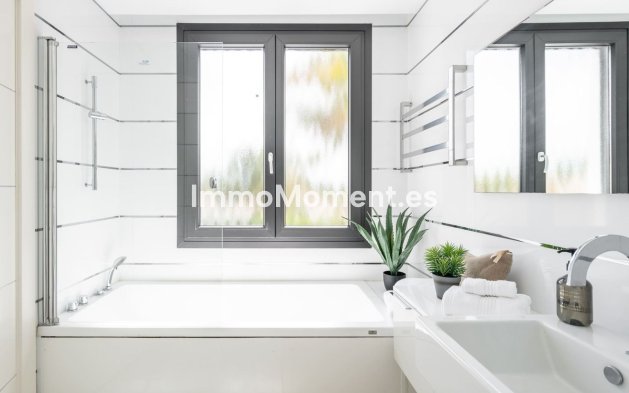 Revente - Villa - Marbella - Nueva Andalucía