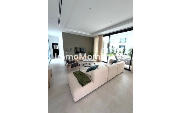 Bestaande woning - Villa - Estepona  - Atalaya