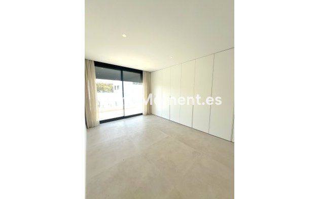 Bestaande woning - Villa - Estepona  - Atalaya