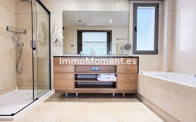 Wiederverkauf - Wohnung - Estepona  - Atalaya