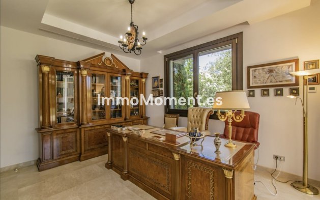 Wiederverkauf - Villa - Marbella - Guadalmina Baja