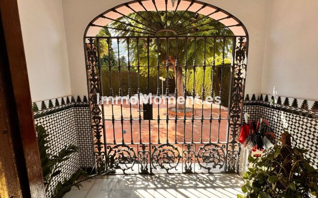 Wiederverkauf - Villa -   Inländisch - Churriana